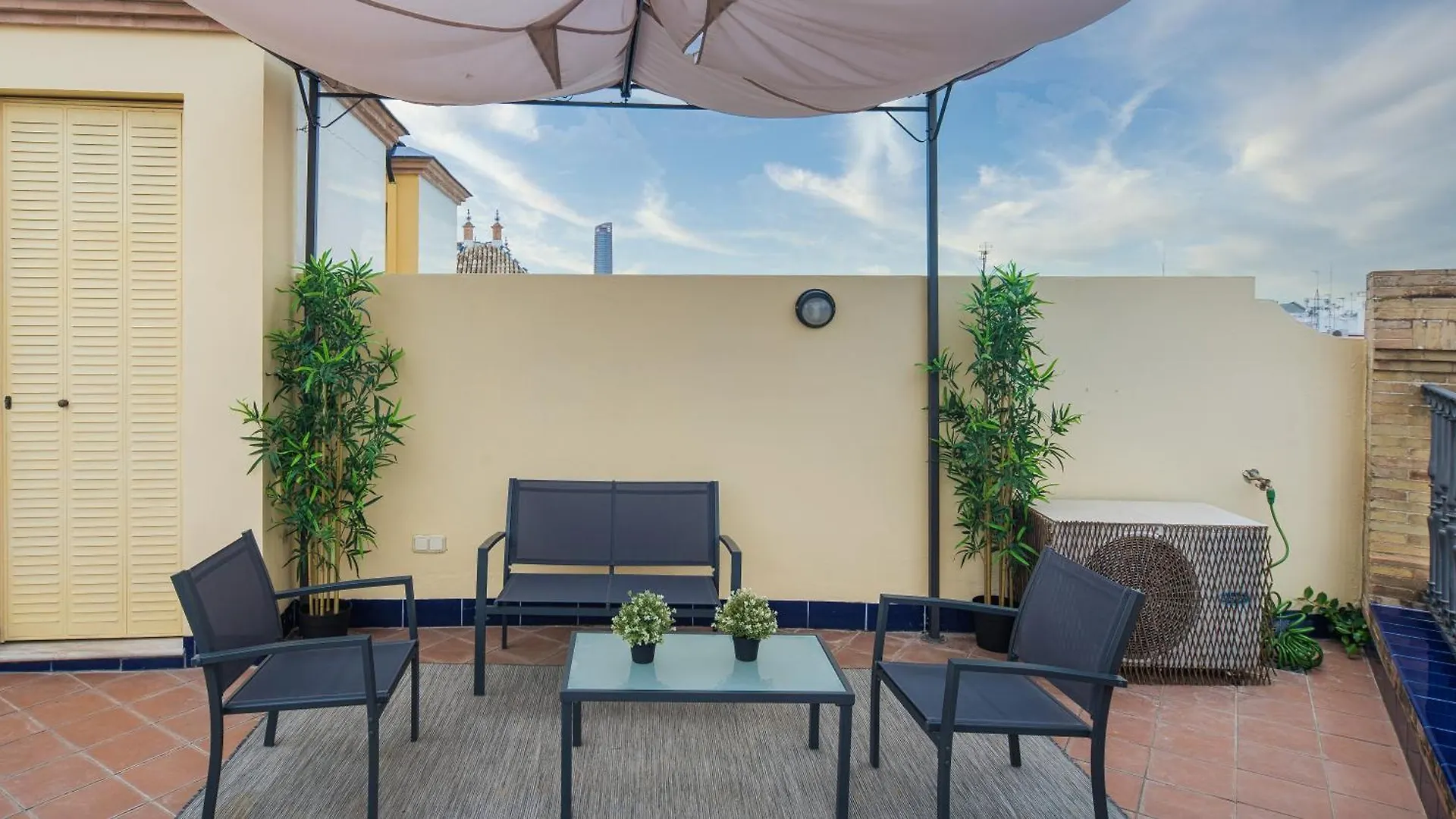 Apartamento Exclusive Triplex With Private Terrace Sevilla 0*,  España