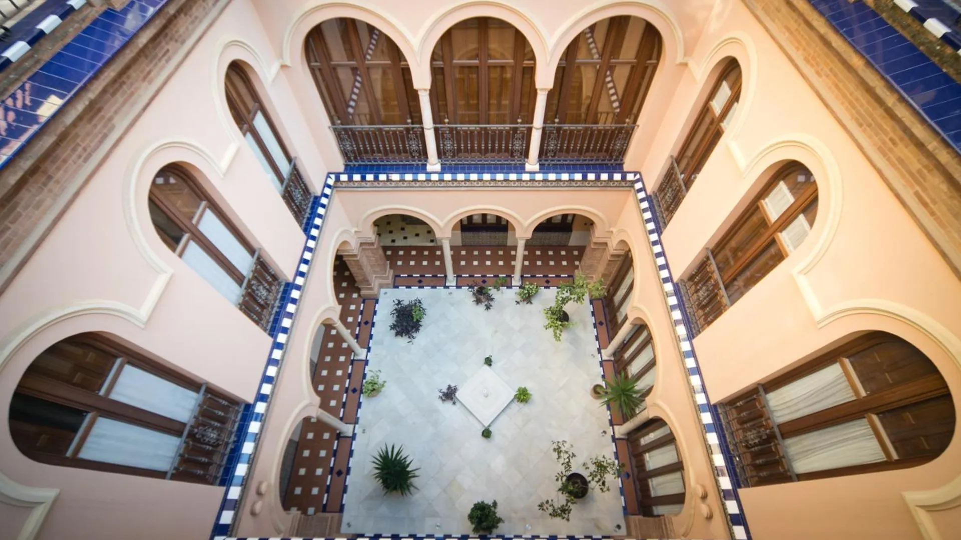 Exclusive Triplex With Private Terrace Apartment Seville Spain